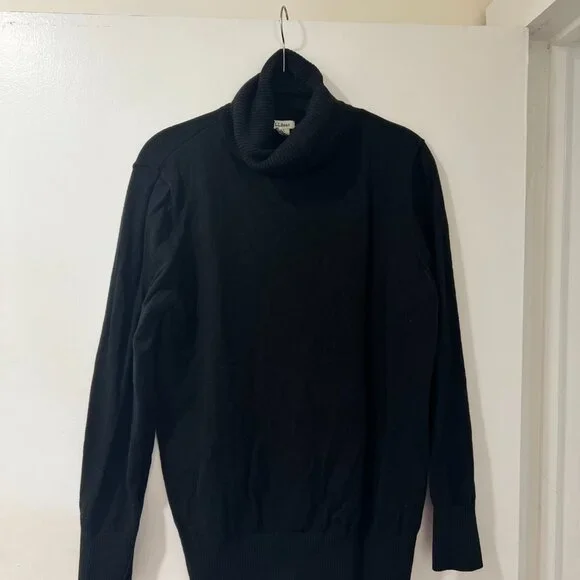 🧥 L.L. Bean Classic Black Turtleneck Sweater 🖤 Size L - Picture 4 of 6